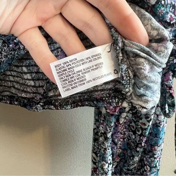 ✨ Wild Fable Women’s Blue Floral Crop Top Small - Picture 5 of 8